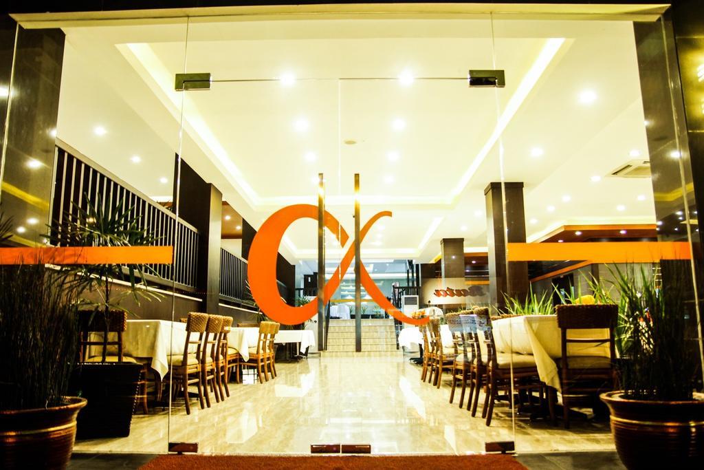 Alpha Hotel Пеканбару Экстерьер фото